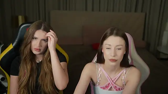 Selena Glow online show from 04-20-26, 06:42