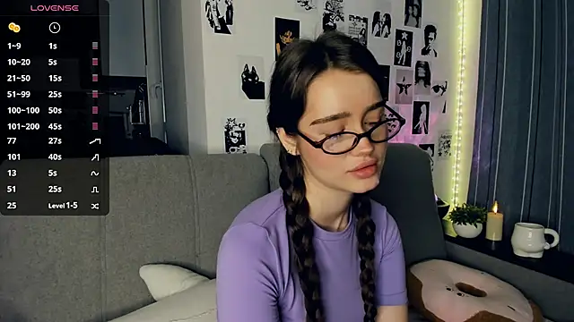 lovelyalivia online show from 11-30-25, 09:35