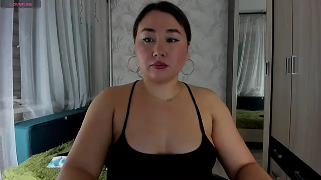 Snapshot of emilia_mur chatting on 06-22-26, 06:16 emilia mur online show from 06-22-26, 06:16