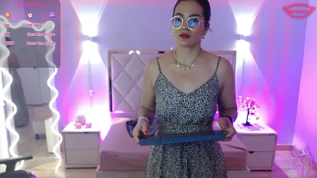 Rosalind tay online show from 02-24-26, 11:30