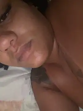 morenaluaa online show from 11-11-25, 09:53