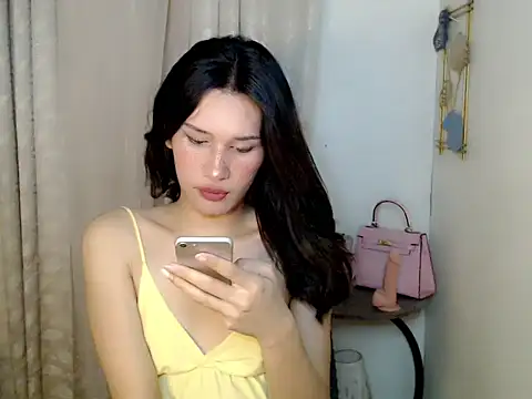 Snapshot of SerenaCortesi chatting on 04-08-26, 04:07 SerenaCortesi online show from 04-08-26, 04:07