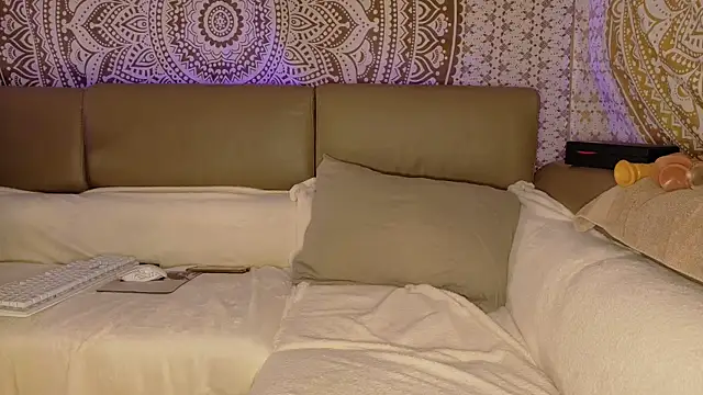 Jenny-Mystery-X online show from 11-27-25, 07:49