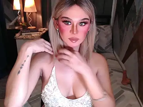 superhotangelxx online show from 04-18-26, 12:14