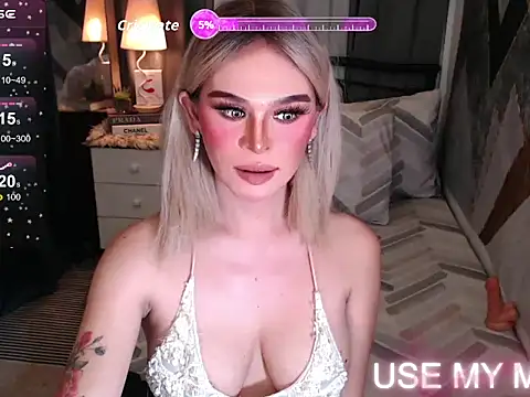 Snapshot of superhotangelxx chatting on 04-21-26, 03:46 superhotangelxx online show from 04-21-26, 03:46