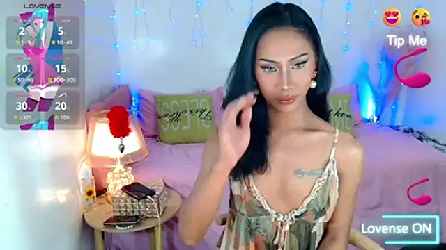 sassylatina online show from 10-25-25, 01:51