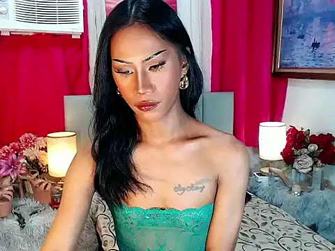 sassylatina online show from 11-17-25, 04:13