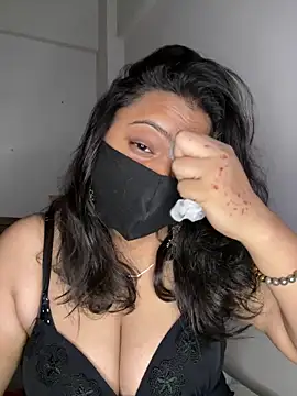 Snapshot of Momita-1 chatting on 11-04-25, 08:13 Momita-1 online show from 11-04-25, 08:13