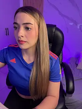 Snapshot of KYLIE_JONES6 chatting on 06-24-26, 04:11 KYLIE JONES6 online show from 06-24-26, 04:11