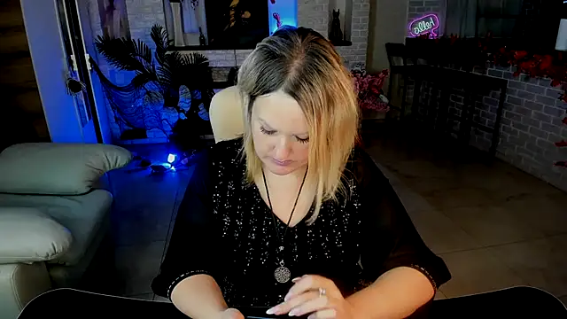 MariemLui online show from 10-26-25, 12:22