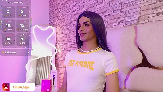 LIHIAN TAY online show from 09-15-25, 04:12