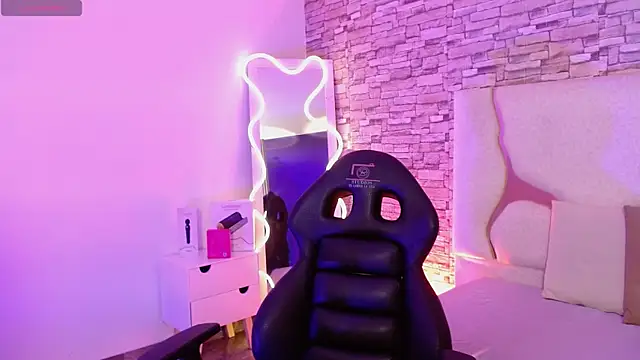 LIHIAN TAY online show from 09-24-25, 03:32