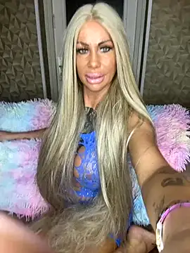 Snapshot of dutchbarbie chatting on 10-17-25, 11:51 dutchbarbie online show from 10-17-25, 11:51