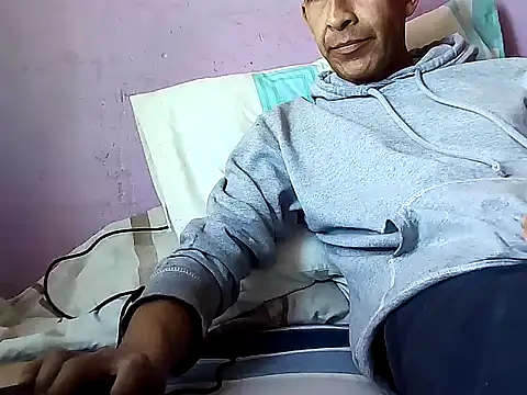 Snapshot of ivan11_16 chatting on 11-05-25, 06:19 ivan11 16 online show from 11-05-25, 06:19