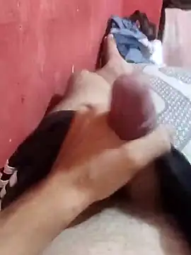 Snapshot of victor1573 chatting on 09-22-25, 12:18 victor1573 online show from 09-22-25, 12:18