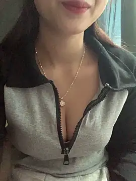 Snapshot of Zika_23 chatting on 12-17-25, 04:46 Zika 23 online show from 12-17-25, 04:46