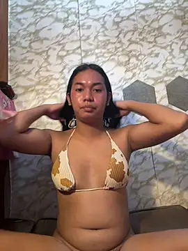 Snapshot of youryummybaby chatting on 03-10-26, 06:29 youryummybaby online show from 03-10-26, 06:29
