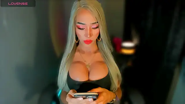 AiraCumSlut online show from 05-20-26, 12:39