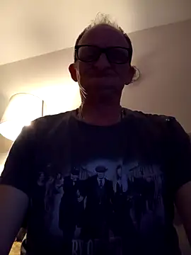 Snapshot of VaryingSundries chatting on 04-12-26, 09:20 VaryingSundries online show from 04-12-26, 09:20