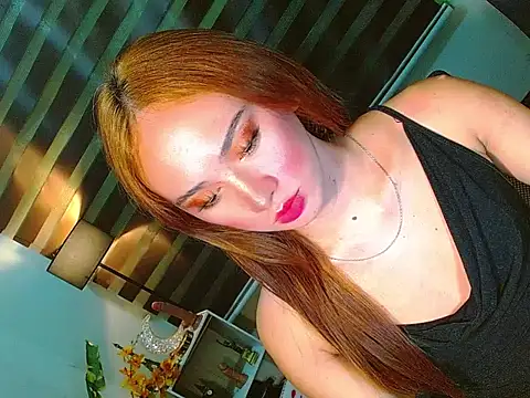 Snapshot of Queen_yasii_88 chatting on 06-10-26, 06:51 Queen yasii 88 online show from 06-10-26, 06:51