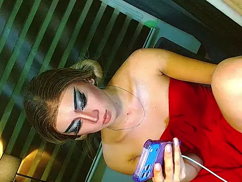Snapshot of Queen_yasii_88 chatting on 06-12-26, 07:35 Queen yasii 88 online show from 06-12-26, 07:35