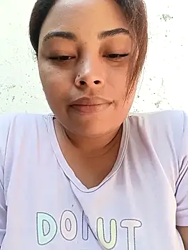 Snapshot of Naomi-Summer chatting on 11-12-25, 04:18 Naomi-Summer online show from 11-12-25, 04:18