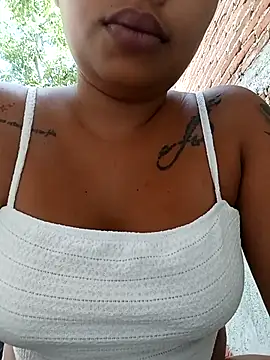 Snapshot of Naomi-Summer chatting on 11-18-25, 04:44 Naomi-Summer online show from 11-18-25, 04:44