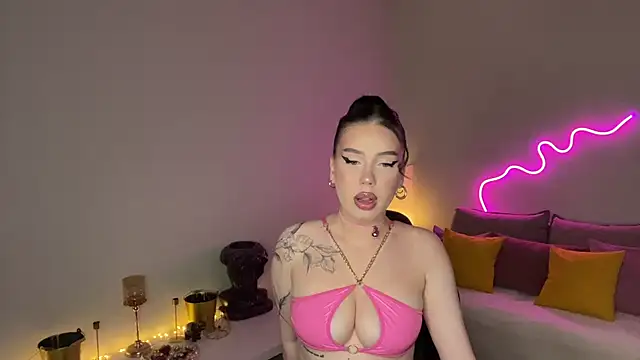 Snapshot of mistress_of_hearts chatting on 05-24-26, 07:30 mistress of hearts online show from 05-24-26, 07:30