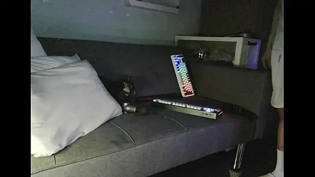 Snapshot of boyhigh1997 chatting on 06-02-26, 03:36 boyhigh1997 online show from 06-02-26, 03:36