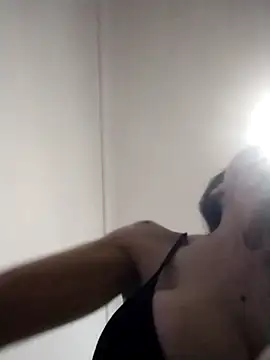 Snapshot of chicalunar24 chatting on 09-24-25, 05:16 chicalunar24 online show from 09-24-25, 05:16