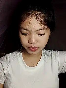 Snapshot of Thy00__ chatting on 10-16-25, 08:04 Thy00 online show from 10-16-25, 08:04