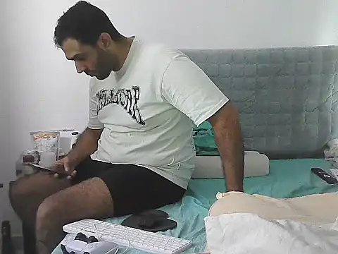 Snapshot of morenocabro10 chatting on 04-21-26, 05:06 morenocabro10 online show from 04-21-26, 05:06
