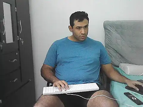 Snapshot of morenocabro10 chatting on 04-23-26, 09:39 morenocabro10 online show from 04-23-26, 09:39