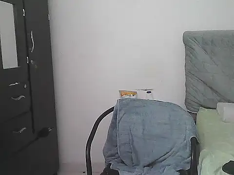 Snapshot of morenocabro10 chatting on 05-06-26, 04:19 morenocabro10 online show from 05-06-26, 04:19
