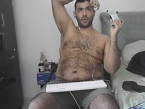 Snapshot of morenocabro10 chatting on 07-17-26, 04:30 morenocabro10 online show from 07-17-26, 04:30