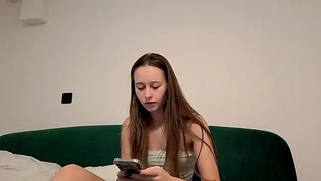 Snapshot of Kisacka chatting on 10-29-25, 10:50 Kisacka online show from 10-29-25, 10:50