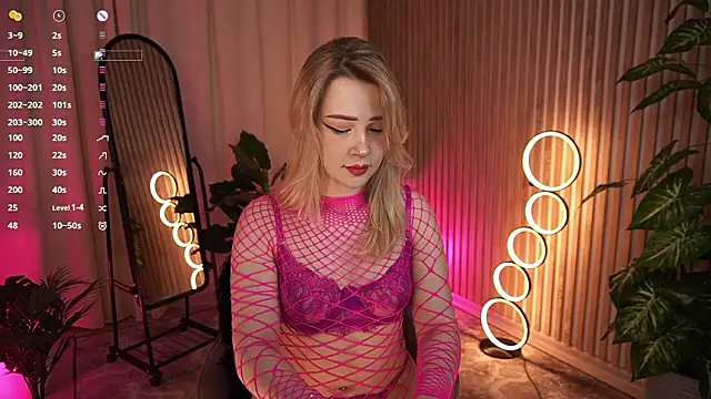 LauraWifeness online show from 03-19-26, 06:06