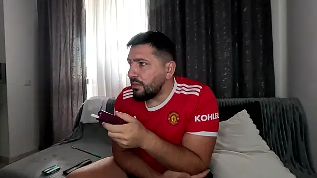 Gold Alpha Boy online show from 09-29-25, 08:08