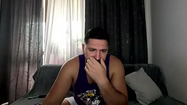 Gold Alpha Boy online show from 10-10-25, 08:13