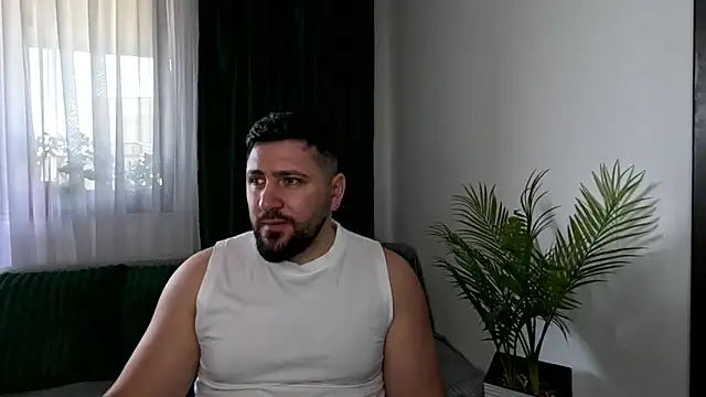 Gold Alpha Boy online show from 05-04-26, 01:29