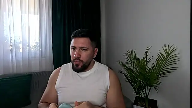 Gold Alpha Boy online show from 05-06-26, 12:54
