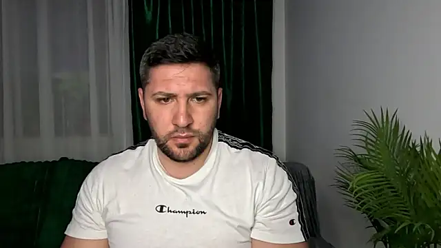 Gold Alpha Boy online show from 05-18-26, 06:14