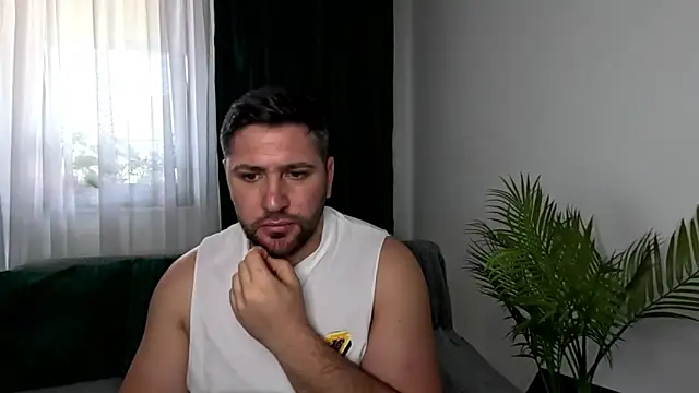 Gold Alpha Boy online show from 05-19-26, 02:12