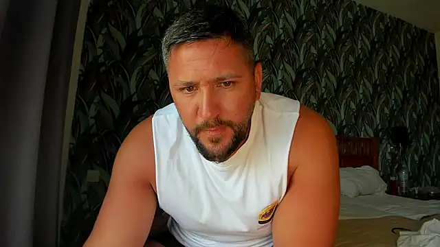 Gold Alpha Boy online show from 07-31-26, 03:33
