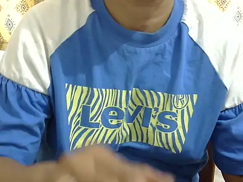 Snapshot of CHAMELI4747 chatting on 05-10-26, 09:14 CHAMELI4747 online show from 05-10-26, 09:14