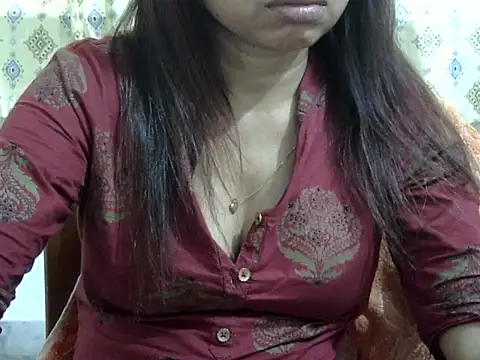 Snapshot of CHAMELI4747 chatting on 05-11-26, 09:04 CHAMELI4747 online show from 05-11-26, 09:04
