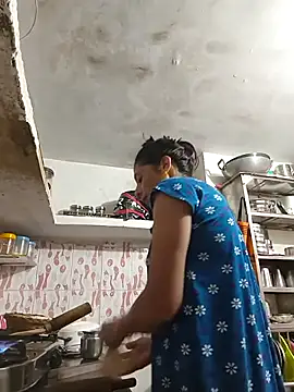 Snapshot of ISHANI-SINGH chatting on 09-29-25, 03:22 ISHANI-SINGH online show from 09-29-25, 03:22