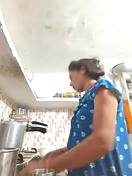 Snapshot of ISHANI-SINGH chatting on 10-23-25, 12:59 ISHANI-SINGH online show from 10-23-25, 12:59