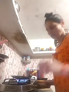 Snapshot of ISHANI-SINGH chatting on 02-12-26, 02:39 ISHANI-SINGH online show from 02-12-26, 02:39