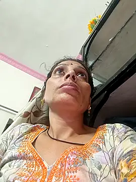 Snapshot of ISHANI-SINGH chatting on 02-14-26, 02:14 ISHANI-SINGH online show from 02-14-26, 02:14